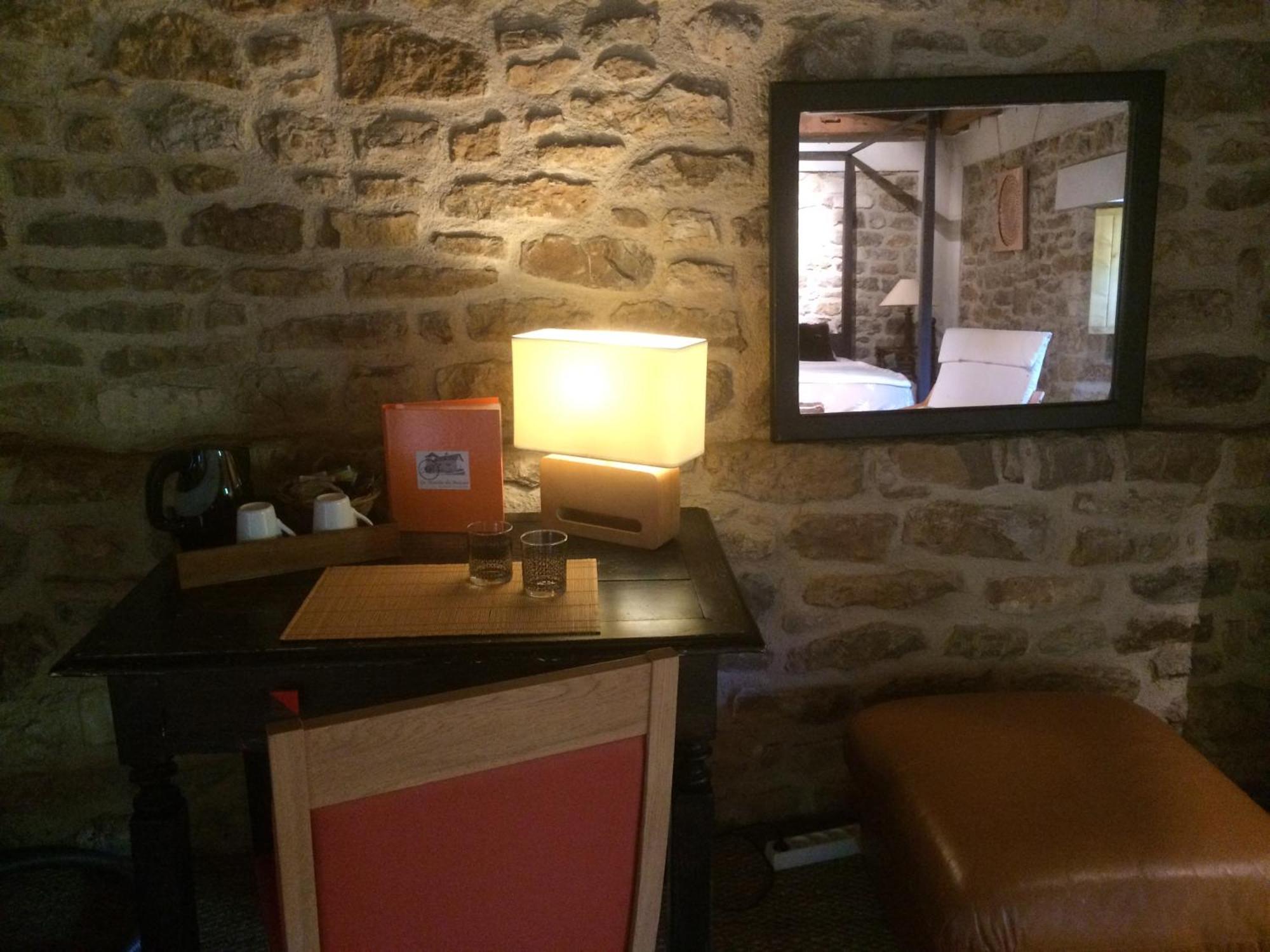 Le Moulin Du Boisset Bed & Breakfast Saint-Denis-lès-Martel Room photo